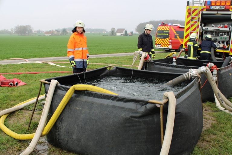 Übung: In Hölsen Wird Der Transport Von Wasser über Lange Wegstrecken ...